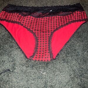 Super cute and sexy brand new women’s panties and bras… never worn! Many colors!
